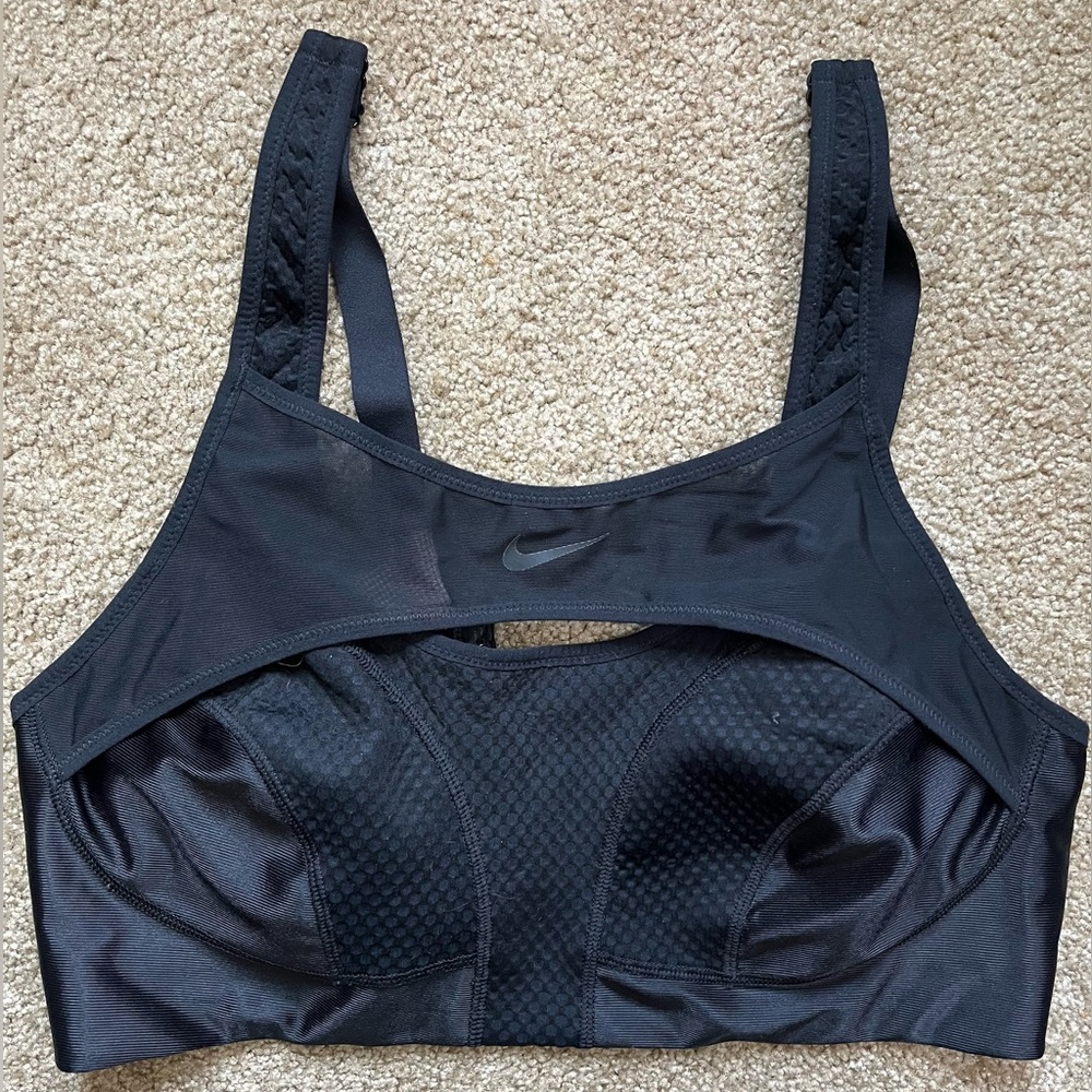 NIKE DRI-FIT ADV SPORTS BRA. Size medium, like new, high support.